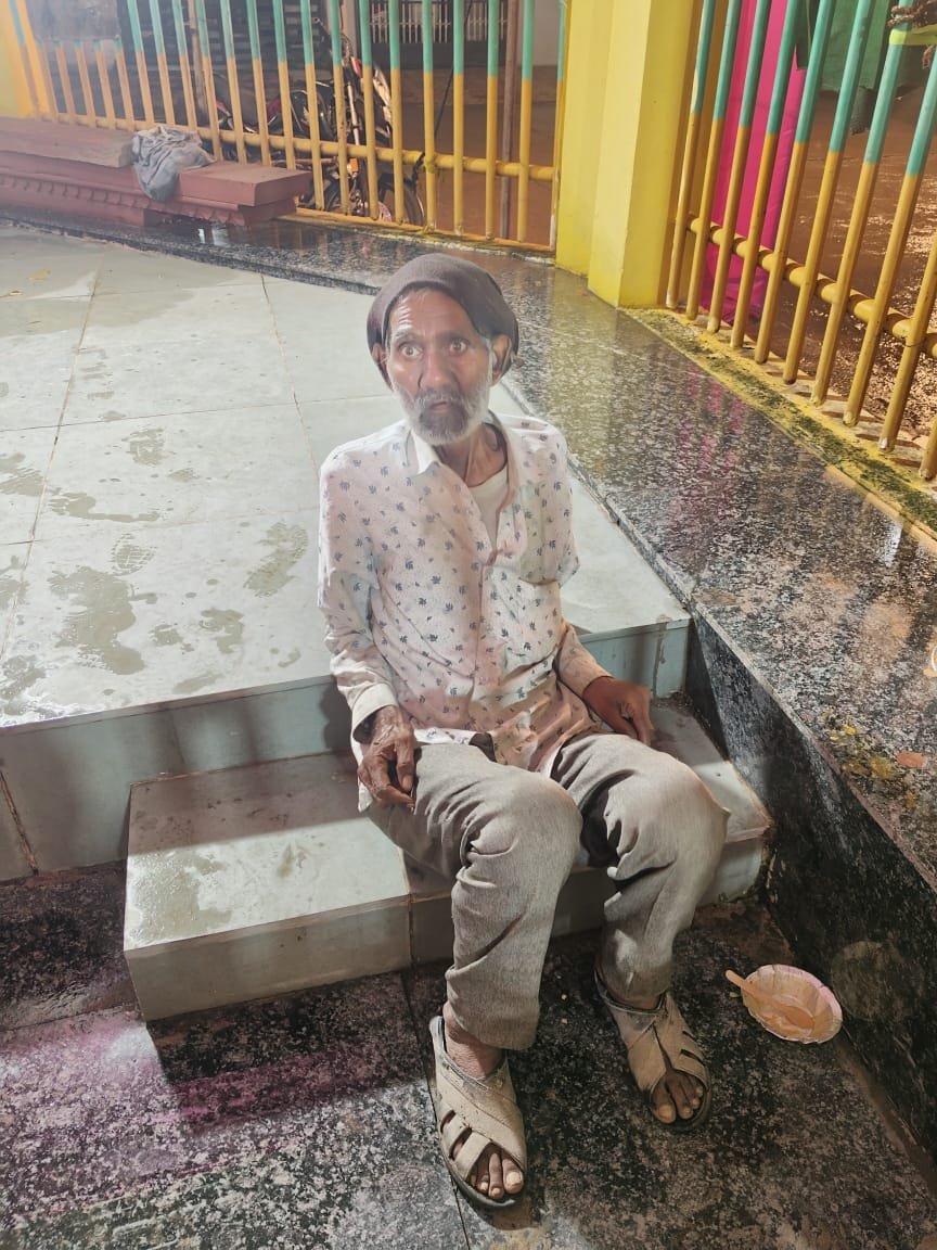 पुलिस थाना तिलक नगर इंदौर की संवेदनशील एवं त्वरित कार्यवाही, 2 दिन से भटक रहे बुजुर्ग को पहुंचाया उनके घर।