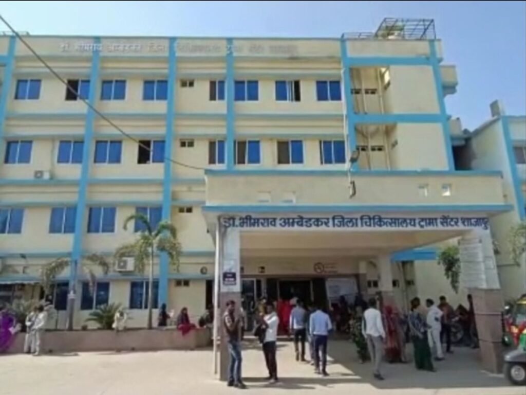 कार की सामने-सामने  भिड़त हो गई। इस टकर में दोनों चालक की मौत हो गई।