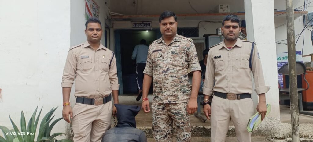कट्टे की नोक पर पैसे लूटने वाले लुटेरे को जिगना पुलिस ने किया गिरफ्तार।