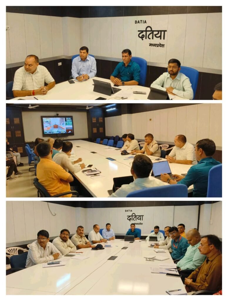 मुख्यमंत्री डॉ. मोहन यादव ने की वीडियो कॉन्फ्रेंसिंग बैठक, अतिवृष्टि एवं बाढ़ प्रभावित क्षेत्रों में राहत कार्यों की समीक्षा।