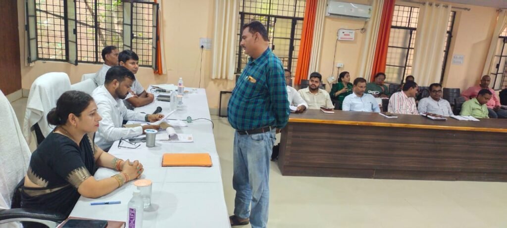समाधान दिवस में कुल 16 मामले पेश हुए जिसमें तीन का मौके पर ही निस्तारण हुआ।