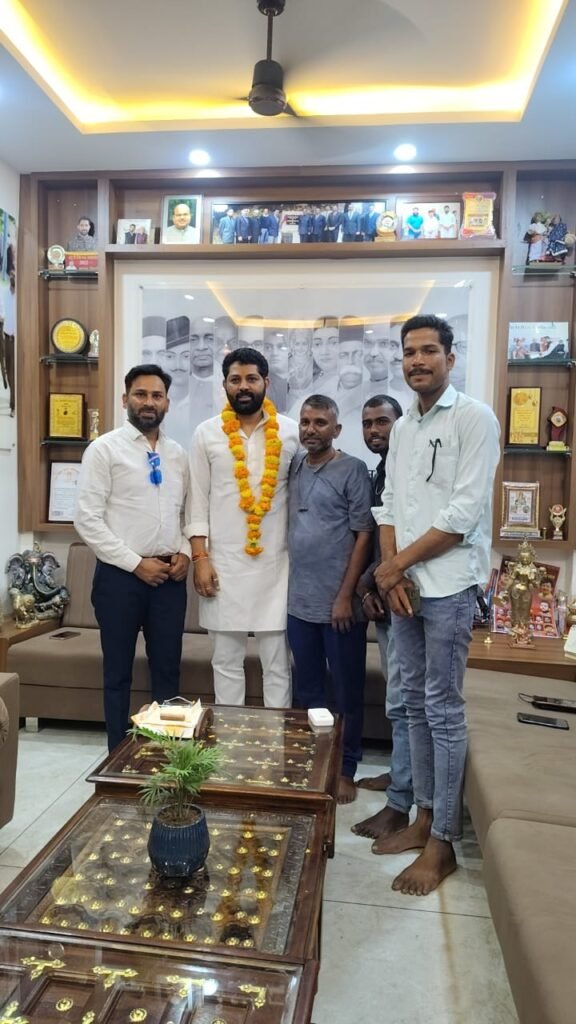 आष्टा: बलजीत सिंह चौहान का जन्मदिन इंदिरा कॉलोनी में धूमधाम से मनाया गया
