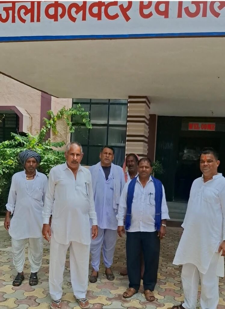 किसान केसरी संघ शाहपुरा के नेतृत्व में फसल खराबे की क्षति के लिए एडीएम शाहपुरा को सोपा ज्ञापन।