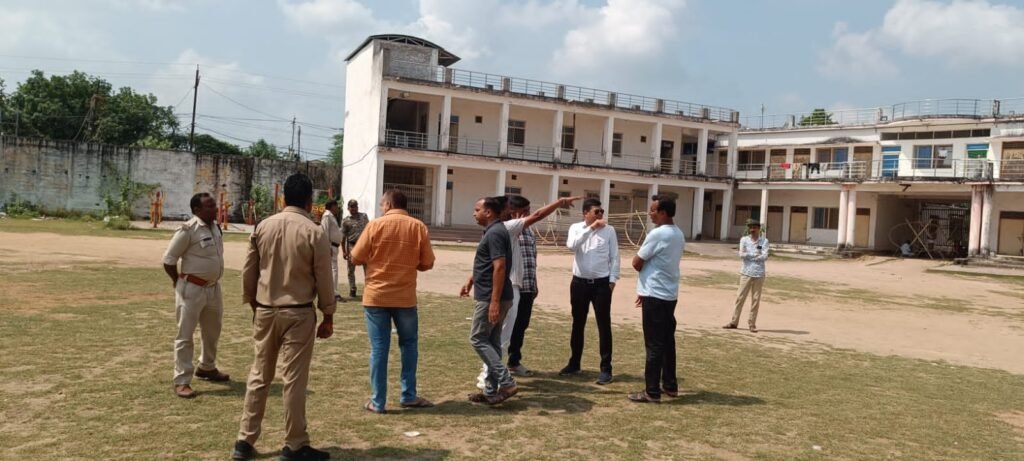नवरात्र शुरू होने से पहले रामलीला की तैयारी