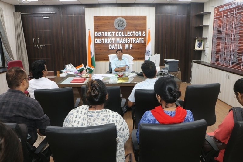 कलेक्टर स्वप्निल वानखडे की अध्यक्षता में स्वस्थ्य नारी, सशक्त परिवार अभियान अंतर्गत बैठक सम्पन्न