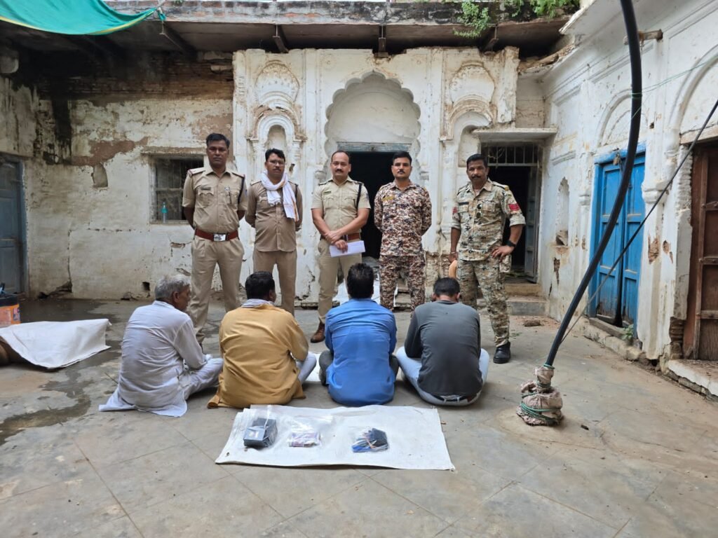 जुआरियों के विरुद्ध दतिया पुलिस की लगातार कार्यवाही जारी।