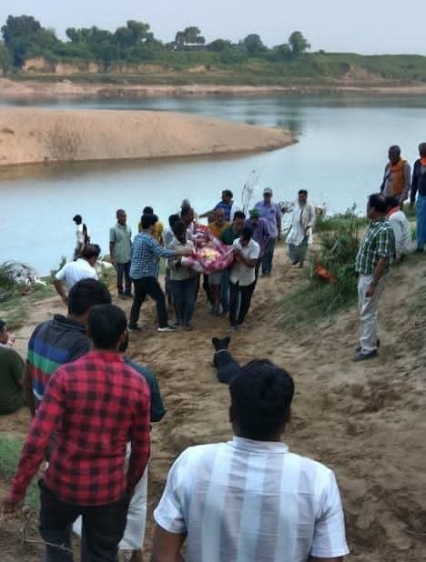 सिंध नदी में नहाने के दौरान पानी डूबे युवक का मिला शव।