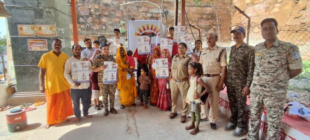 दतिया पुलिस द्वारा नवदुर्गा झांकी पांडालो में “मैं हूं अभिमन्यू” अभियान के अन्तर्गत जागरूक किया गया।