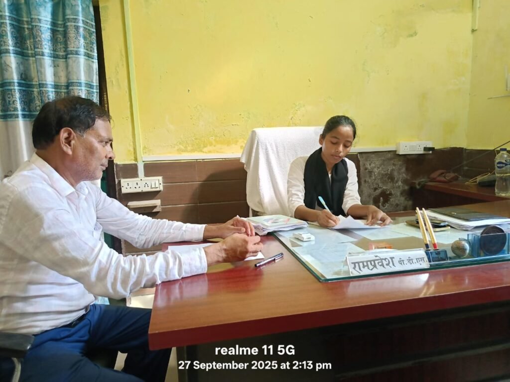 मिशन शक्ति के तहत चंद्रावती देवी बालिका इंटर कॉलेज की छात्रा ने एक दिन के लिए संभाला वीडियो का कार्यभार