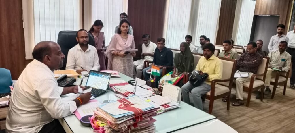 ग्राम पंचायत भाटखेडा के तत्‍कालिन पंचायत सचिव निलंबित, व सामाजिक सुरक्षा अधिकारी की वेतन वृद्धि रोकी