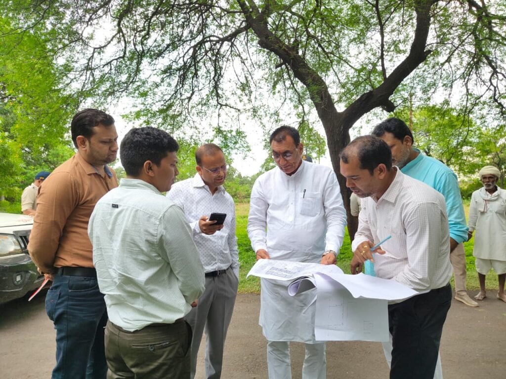 ब्यावरा में बनेगा आधुनिक रेस्ट हाउस, भूमिपूजन की तैयारी पूरी राज्‍यमंत्री (स्‍वतंत्र प्रभार) श्री पंवार ने किया निरीक्षण