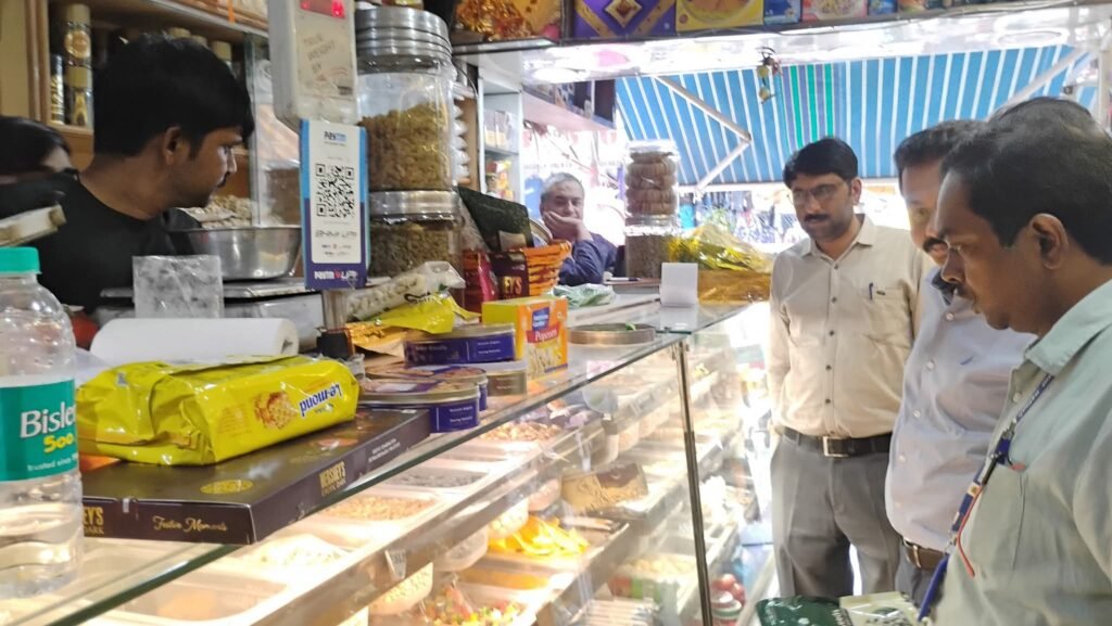 भोपाल। दिपावली त्योहार के दृष्टिगत संपूर्ण मध्यप्रदेश में मिलावटी खाद्य पदार्थ के विरूद्ध सघन अभियान जारी