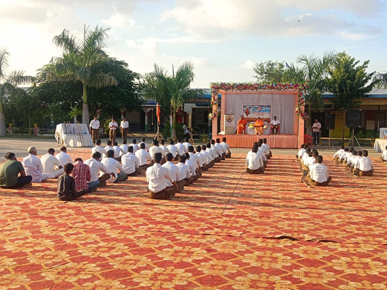 शाहपुरा। महुआ शाखा में संघ शताब्दी वर्ष विजयादशमी उत्सव संपन्न