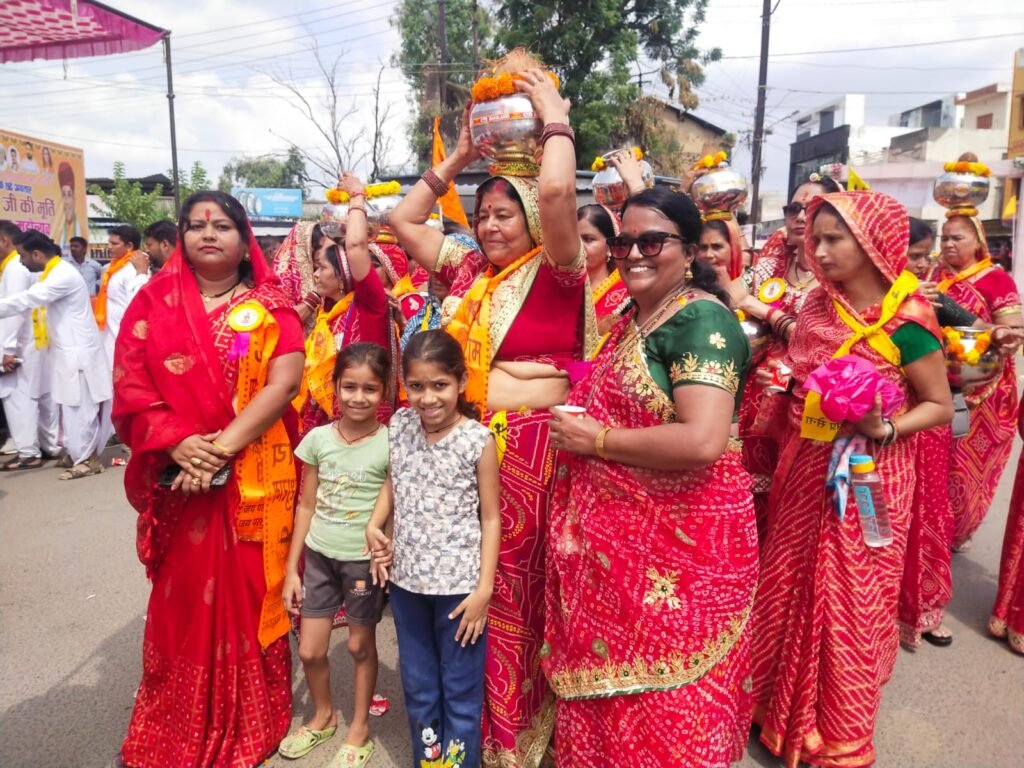 नगर कांग्रेस कमेटी ने सर्व बाह्मण समाज व विप्र सेना के जुलूस का पुष्पवर्षा कर स्वागत कियाशाहपुरा-राजेन्द्र खटीक।
