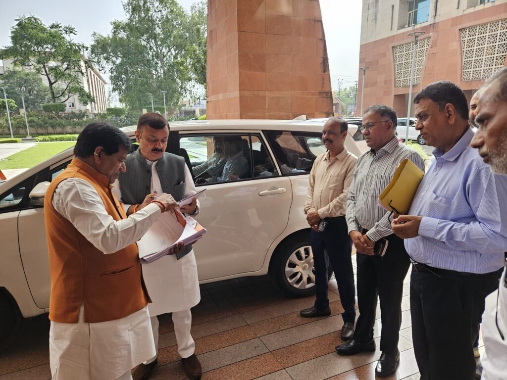 विधायक गोपालसिंह इंजीनियर ने स्कूल शिक्षा मंत्री राव उदय प्रतापसिंह से की भेंट