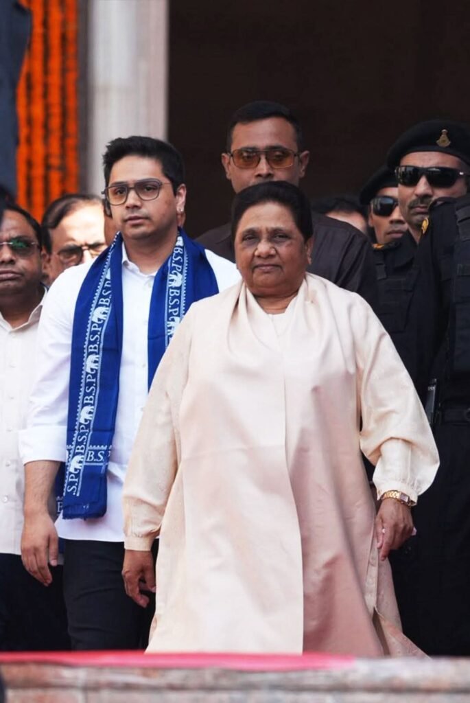 यूपी सियासत में नया मोड़: मायावती की BJP तारीफ से गठबंधन की अटकलें, लेकिन BSP ने साफ किया- 2027 चुनाव अकेले लड़ेंगे