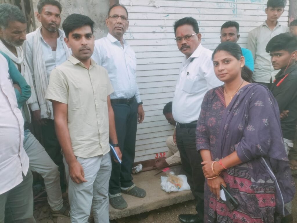 अवैध क्लीनिक पर छापा दवाइयां और इंजेक्शन बरामद