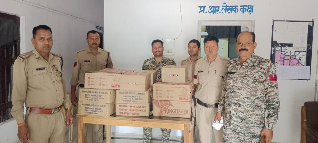 थाना सिविल लाइन पुलिस द्वारा अवैध देशी एवं अंग्रेजी शराब की कुल 17 पेटियां जप्त की।