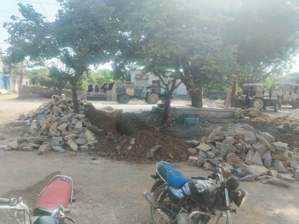 निम्बाहेड़ा में खटीक समाज की तरफ से अतिक्रमण हटाने के लिए उपखण्ड अधिकारी को सौपा ज्ञापन