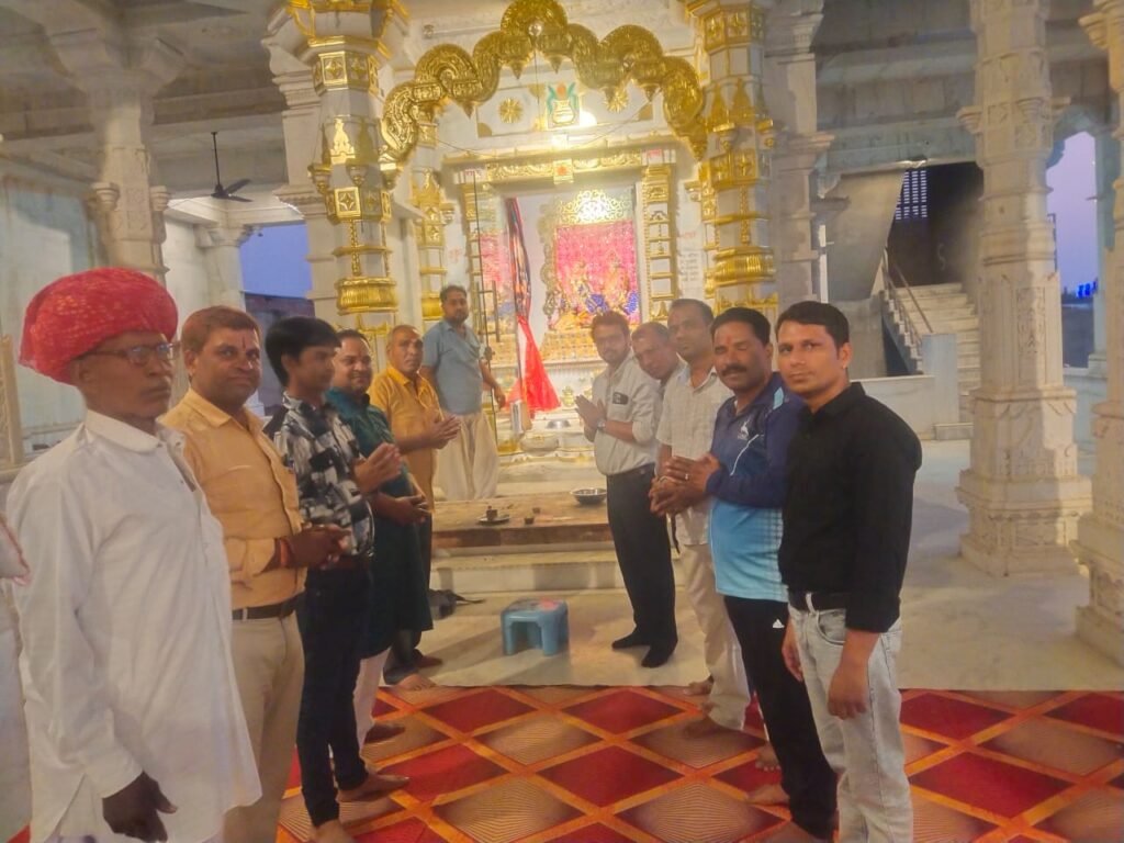 खटीक समाज के राधा-कृष्ण के मन्दिर में हुआ अन्नकूट का आयोजन
