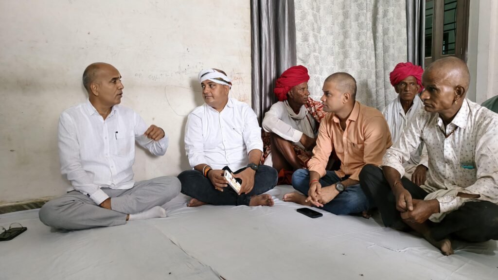 कैबिनेट मंत्री कन्हैयालाल चौधरी ने दी श्रद्धांजलि, देवरिया पहुंचकर ओएसडी शंकरलाल गुर्जर के परिवार को दी सांत्वना