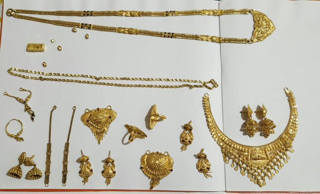 अपने ही चाचा के घर से चोरी पुलिस ने 24 घण्टे के अंदर पर्दाफाश कर, आरोपियो को किया गिरफ्तार।