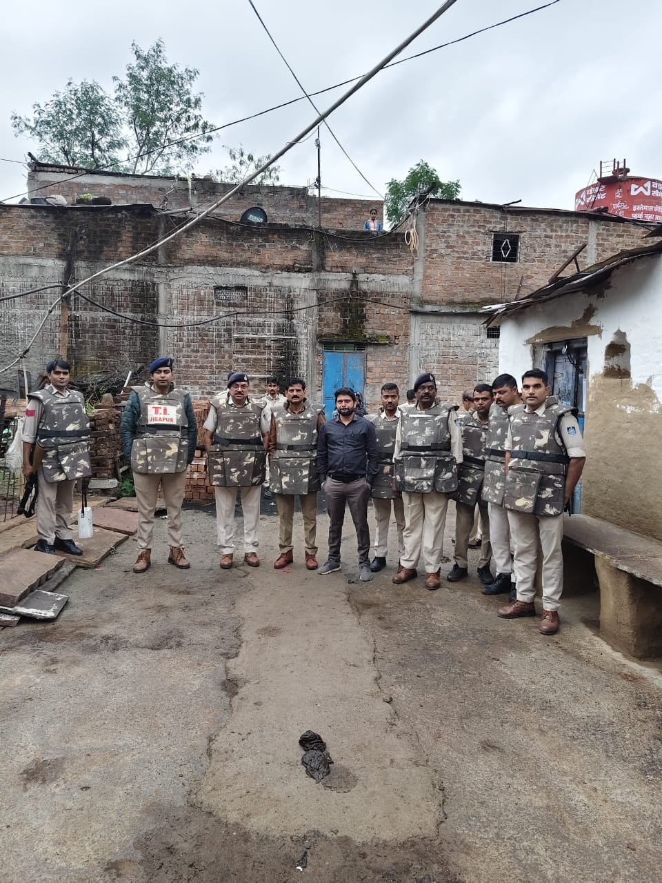 अवैध अतिक्रमण से मुक्त कराई शासकीय भूमि