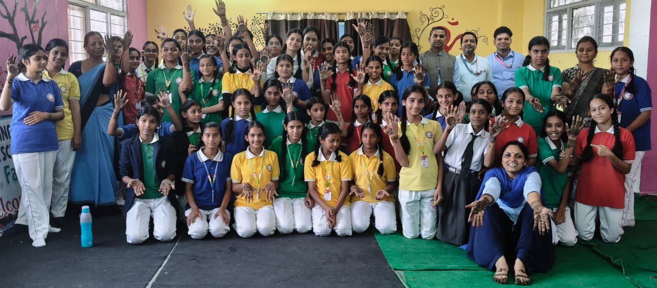 शाहपुरा। मॉडल विद्यालय में मेहंदी व रंगोली प्रतियोगिता का हुआ आयोजन