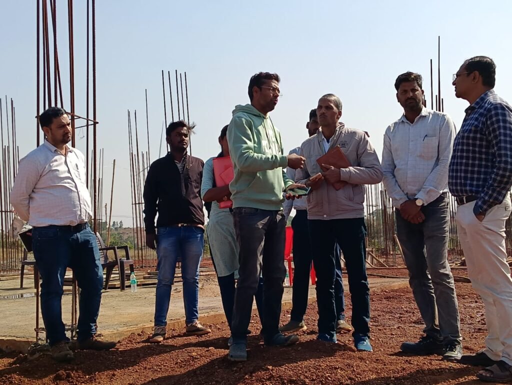 बायपास, जिला शिक्षा एवं प्रशिक्षण संस्थान बाउंड्री से 20 मीटर दूर बनेगा अधिकारियों ने निरीक्षण किया