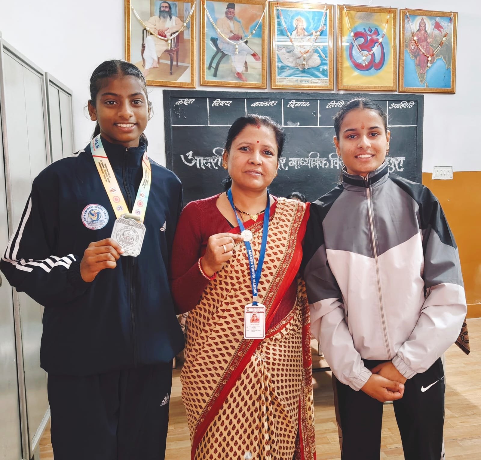 “एसजीएफआई में श्रेष्ठ प्रदर्शन कराने वाली संतरा कुमावत को मिला सिल्वर कॉइन सम्मान”