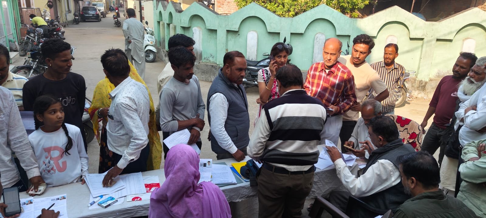 आयुक्त रिंकल गुप्ता व चेयरमैन ने निर्वाचन विभाग के निर्देशानुसार क्षेत्र में किया