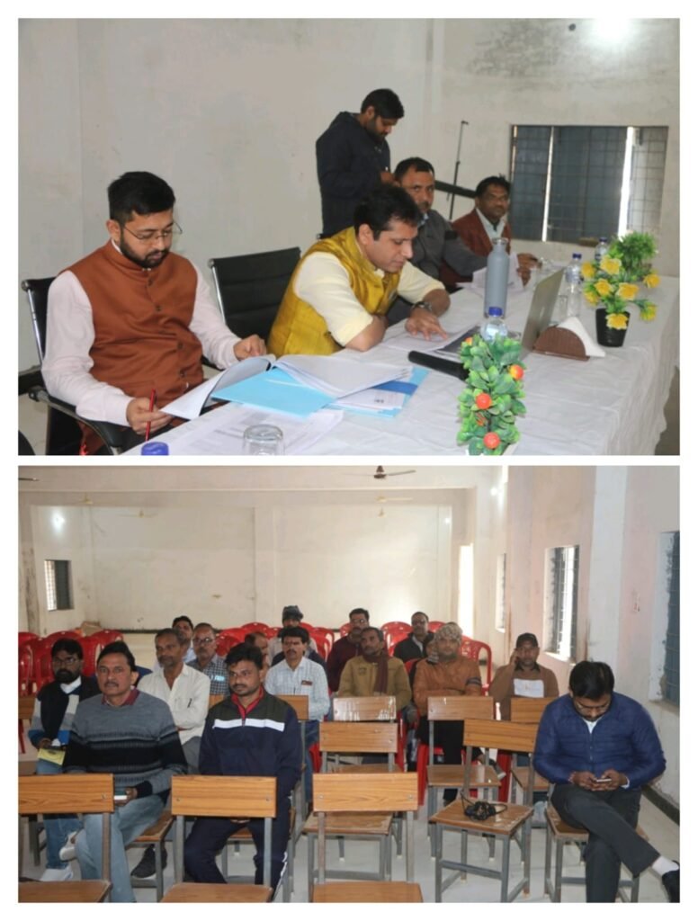 कलेक्टर स्वप्निल वानखडे ने भाण्‍डेर में विशेष गहन पुनरीक्षण कार्यक्रम की की समीक्षा मतदाता सूची सत्यापन कार्य में तेजी लाने के दिए निर्देश