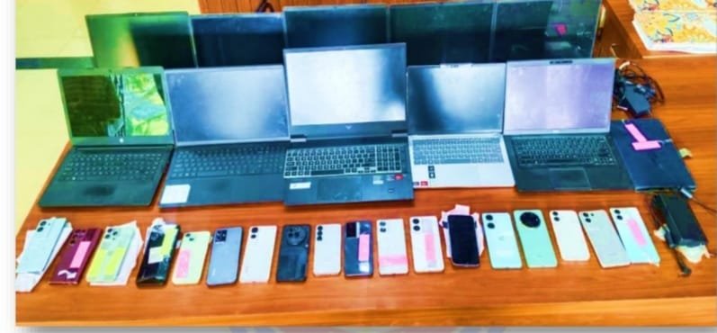 हॉस्टल से मोबाइल व लैपटॉप चोरी करने वाले अंतराज्यीय चोर गिरोह का पर्दाफाश कर 03 आरोपियों को पुलिस थाना भंवरकुआ द्वारा किया गिरफ्तार