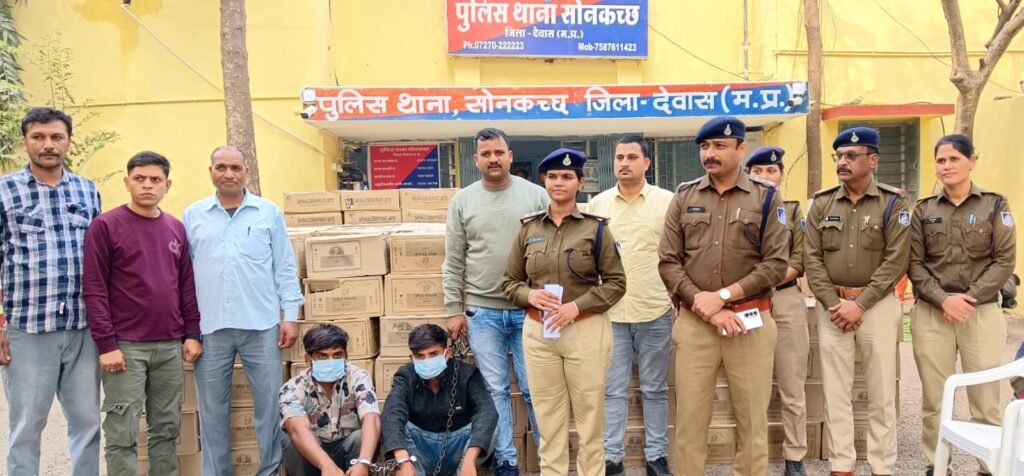 वाहन चैकिंग के दोरान ट्रक से 675 पेटी कुल 5936.4 लीटर अवैध अंग्रेजी शराब की जप्त।
