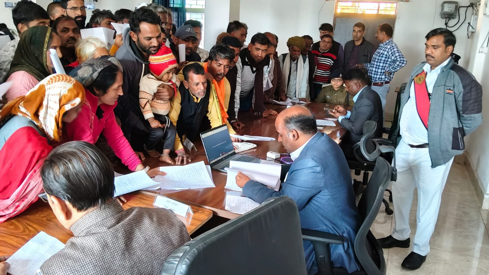 जनसुनवाई में सुनी गई 220 आवेदन पर आमजन की समस्‍याएं