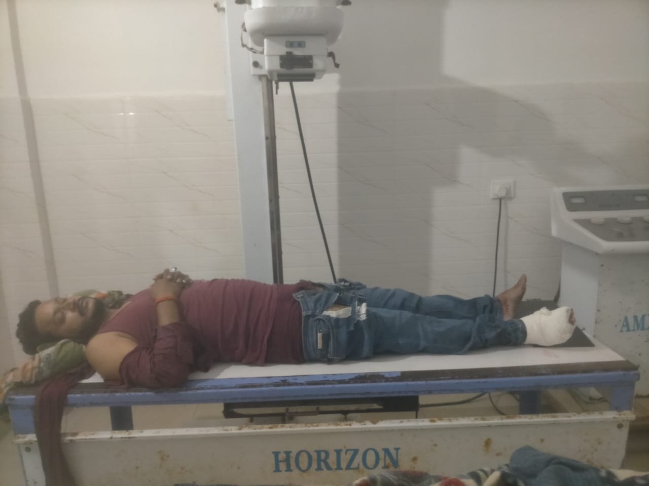 स्कूटी सवार युवक को ट्रैक्टर ट्राली ने मारा जोरदार ठोकर जिला अस्पताल रेफर।