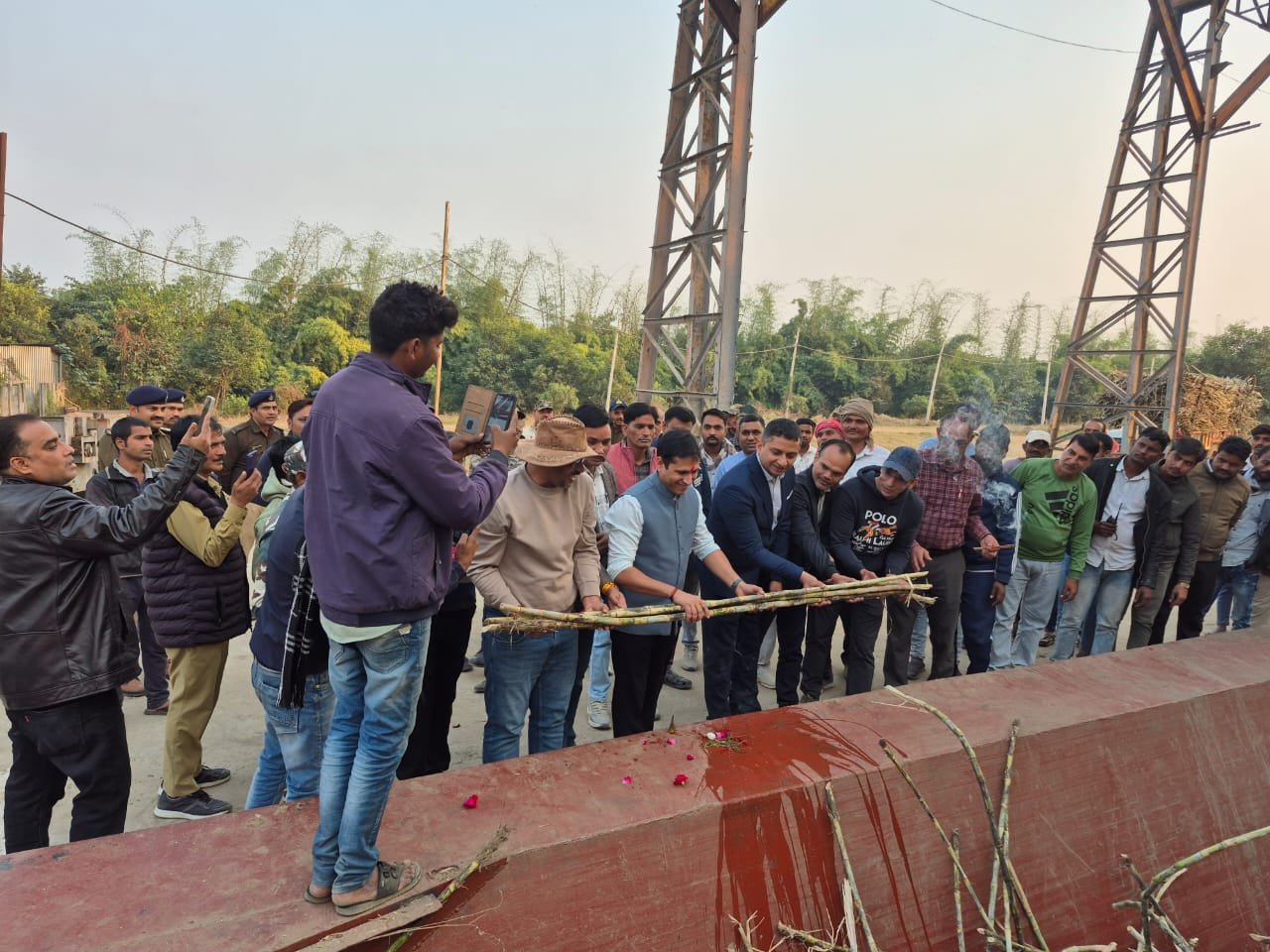 डोलेक्स एग्रोटेक शुगर मिल का  भव्य शुभारंभ– कलेक्टर एवं पुलिस अधीक्षक ने फीता काटा