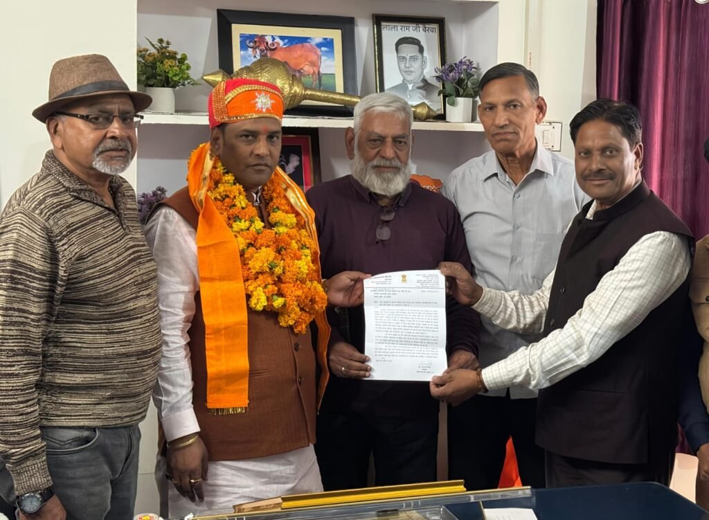 पोस्टर विमोचन पोस्टकार्ड पर बच्चों की उड़ी कलम पीएम मोदी को जाएंगे संदेश