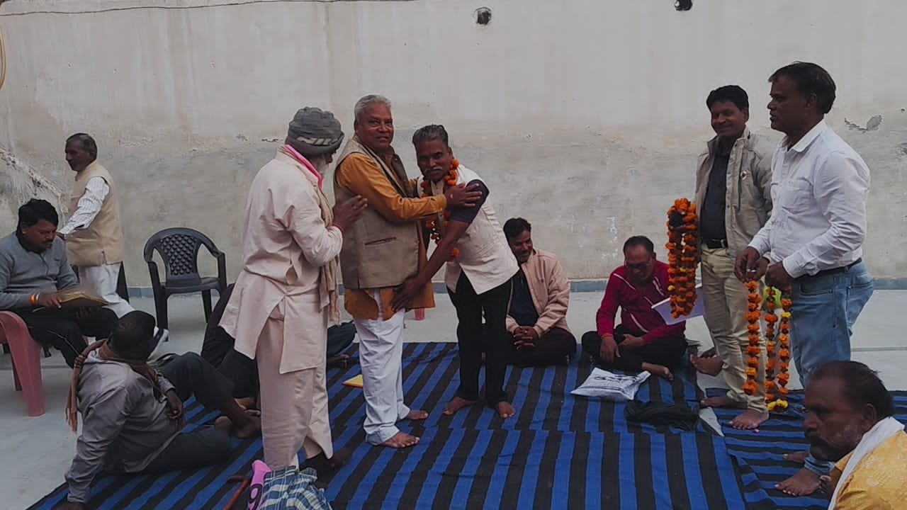 पुष्पेंद्र कुमार घूसर बने महासचिववाल्मीकि सेवा समिति के अध्यक्ष गोपाल लाल घूसर ने नियुक्त किया महासचिव पद हेतु