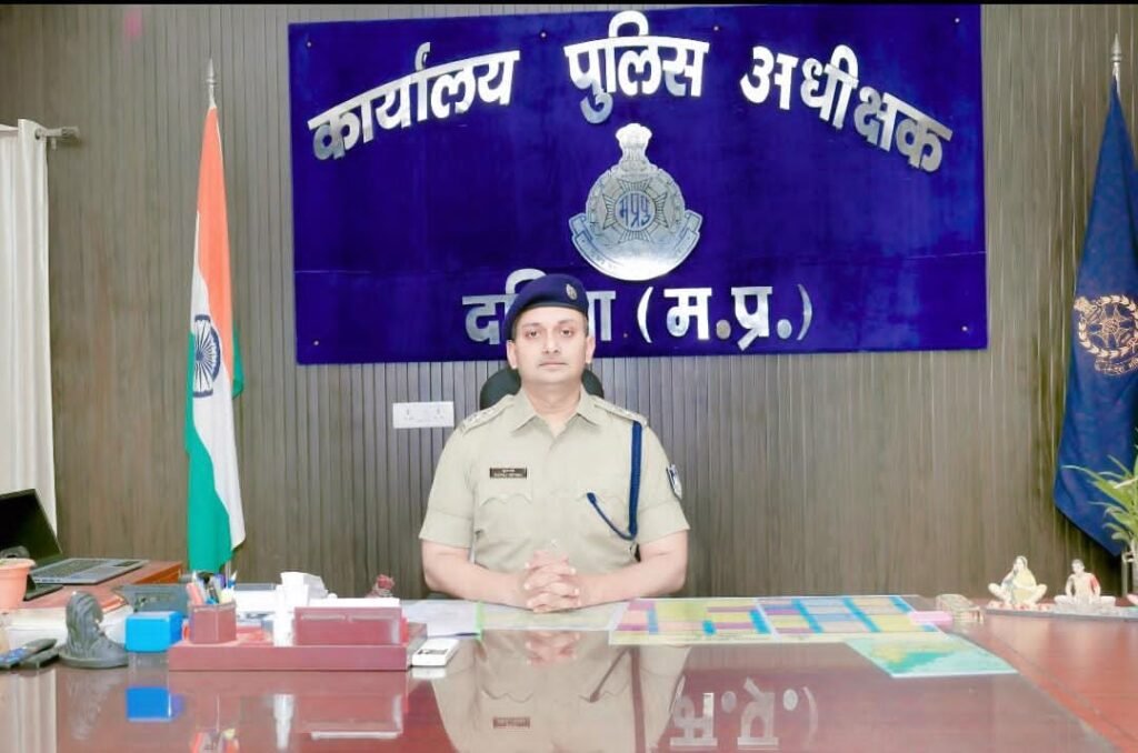 थाना उनाव पुलिस की बड़ी कार्रवाई: जुआरियों पर शिकंजा कसते हुए 8 आरोपी गिरफ्तार, ₹17.65 लाख का मशरूका जप्त।