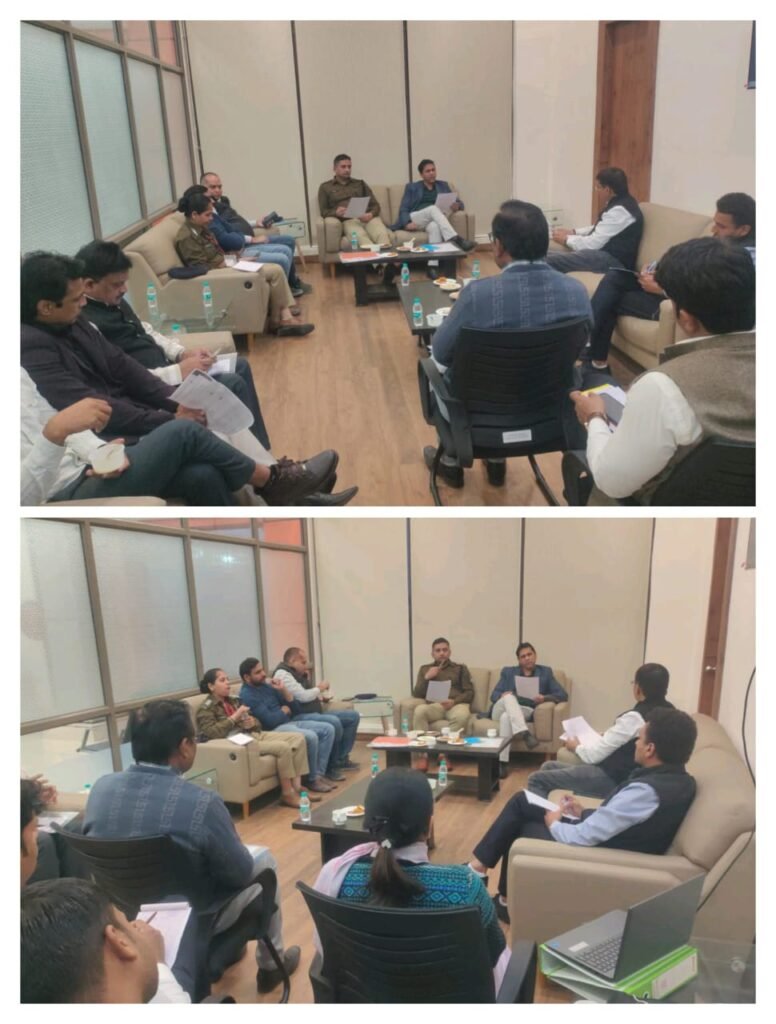 एयर फील्ड इनवायरमेंट मैनेजमेंट कमेटी की बैठक सम्पन्न हवाई क्षेत्र की सुरक्षा, स्वच्छता और पर्यावरण संरक्षण पर लिया गया महत्वपूर्ण निर्णय।
