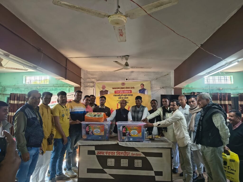 वॉश आन व्हील नवाचार कार्यक्रम के तहत स्‍वच्‍छता किट का किया वितरण