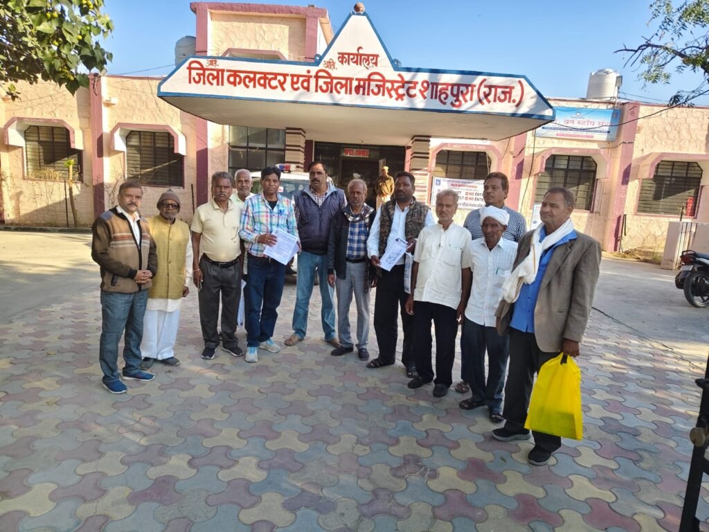 कहार समाज द्वारा सार्वजनिक स्थान पर अतिक्रमण रुकवाने के लिए खटीक समाज,वाल्मीकि समाज व अम्बेडकर विचार मंच ने अभिशाषी अभिकारी तहसीलदार उपखण्ड अधिकारी व अतिरिक्त कलेक्टर को ज्ञापन सौपा