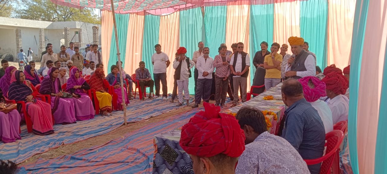 राजस्थान सरकार के 2 वर्ष पूर्ण होने पर जनकल्याणकारी योजनाएं पंडेर रथ क्षेत्र दौरे पर।