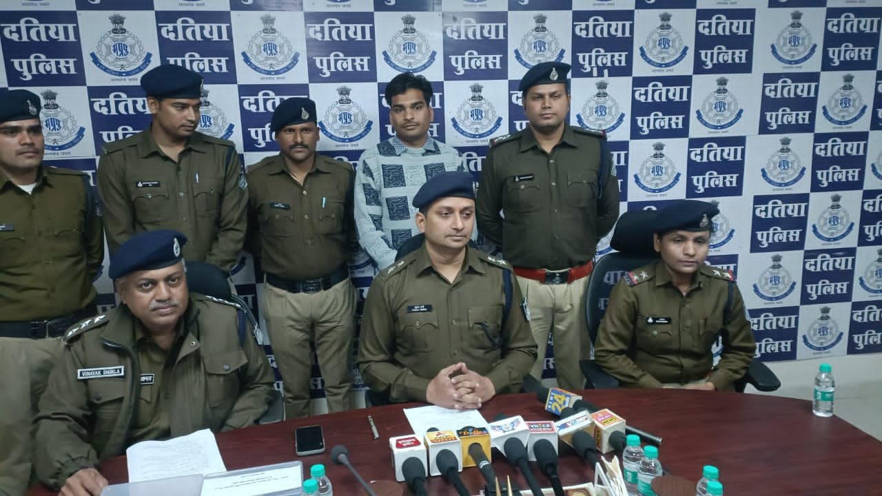 दतिया पुलिस की बड़ी कार्रवाई, अवैध हथियार तस्करी का भंडाफोड़