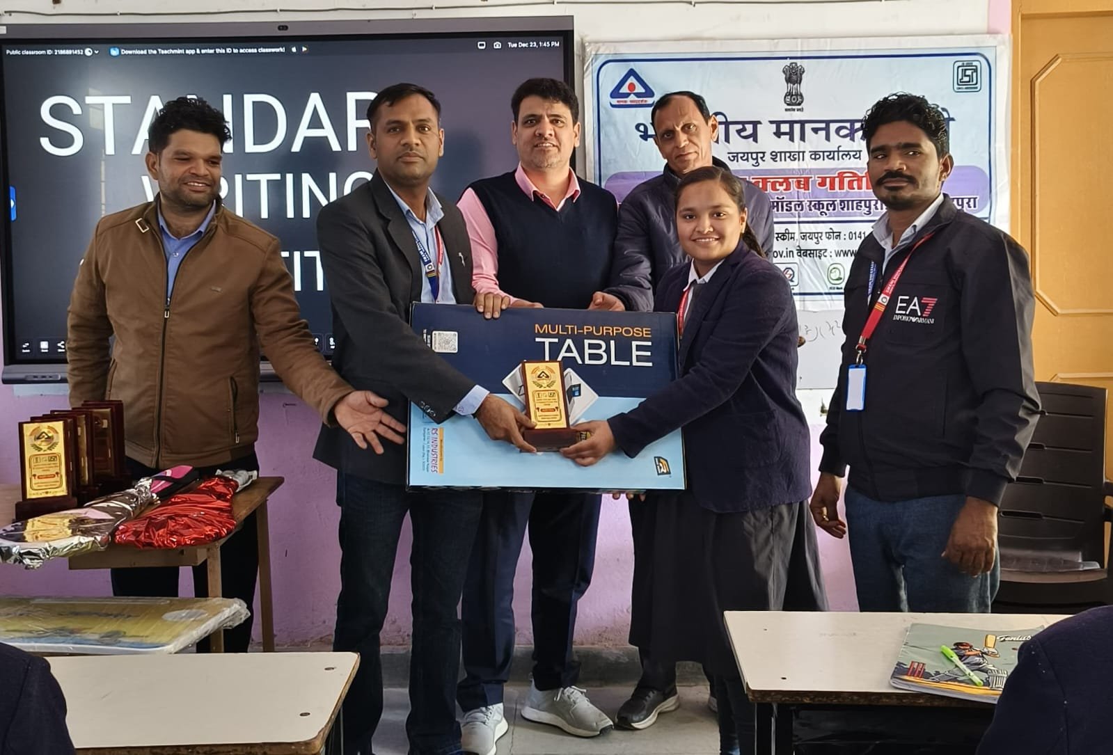 मानक लेखन प्रतियोगिता में अंजलि दाधीच रही प्रथम