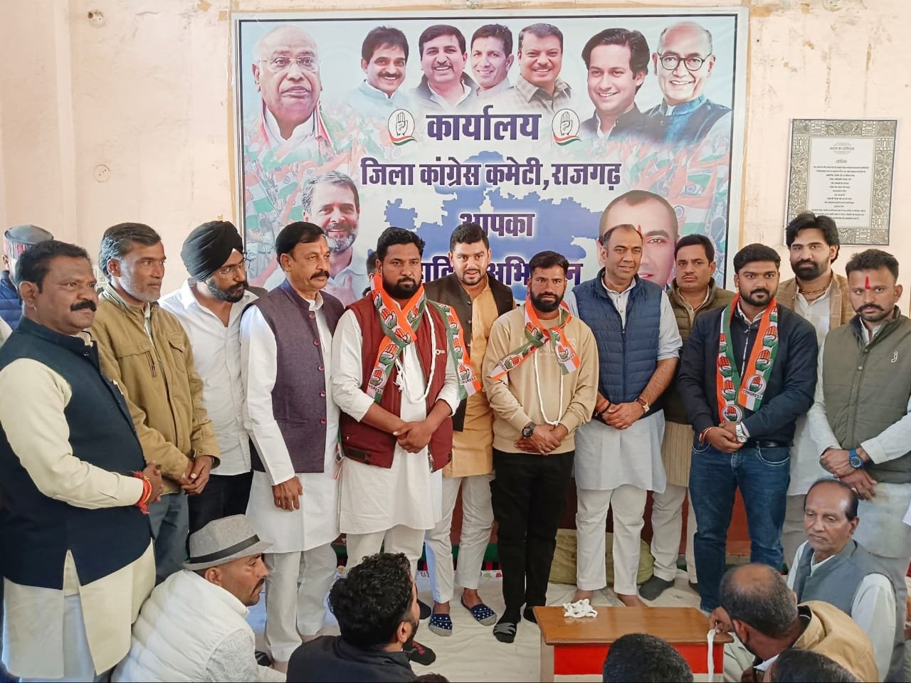 विधानसभा प्रत्याशी देव वर्मा हुए कांग्रेस पार्टी के साथ