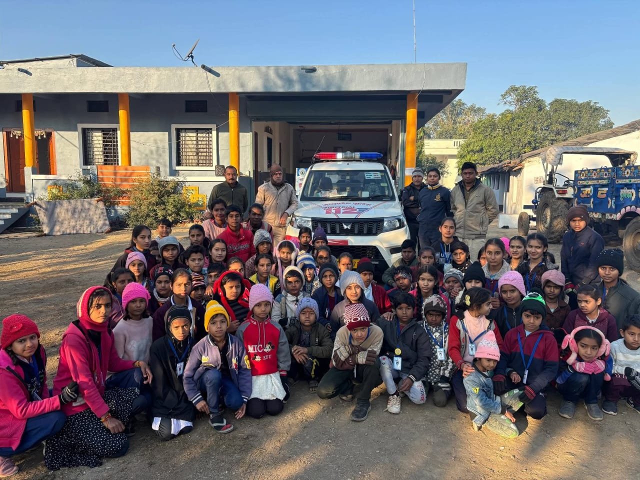 सृजन अभियान के अंतर्गत बालक-बालिकाओं को डायल 112 एवं आत्मरक्षा का प्रशिक्षण