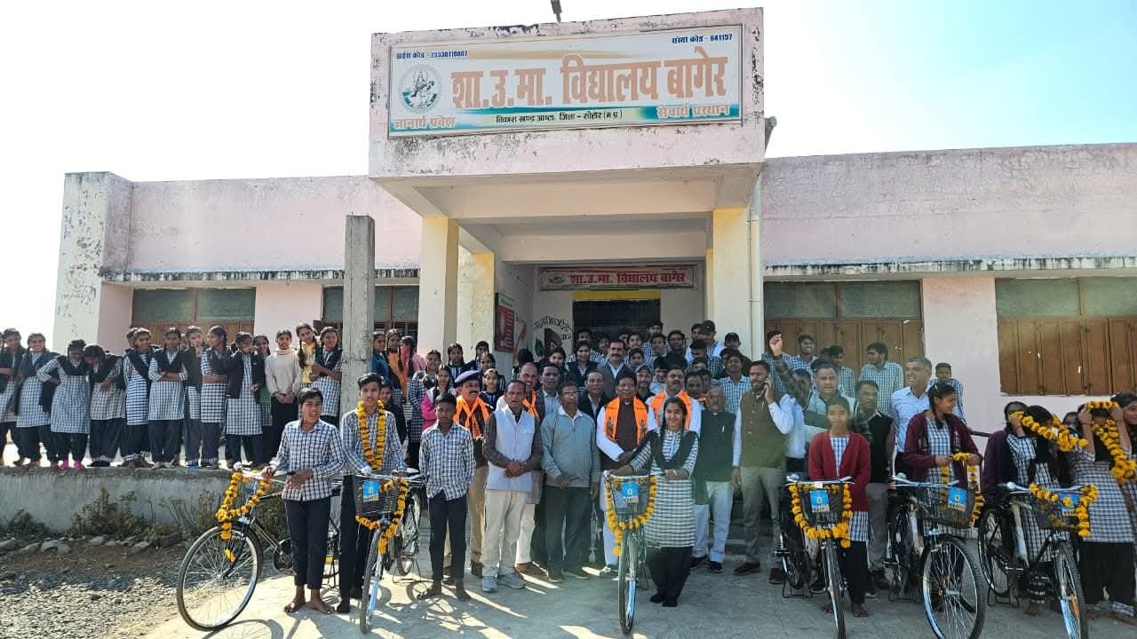 सायकल मिलने से बेटियों को अपने सपने साकार करने में मिलेगी नई गति