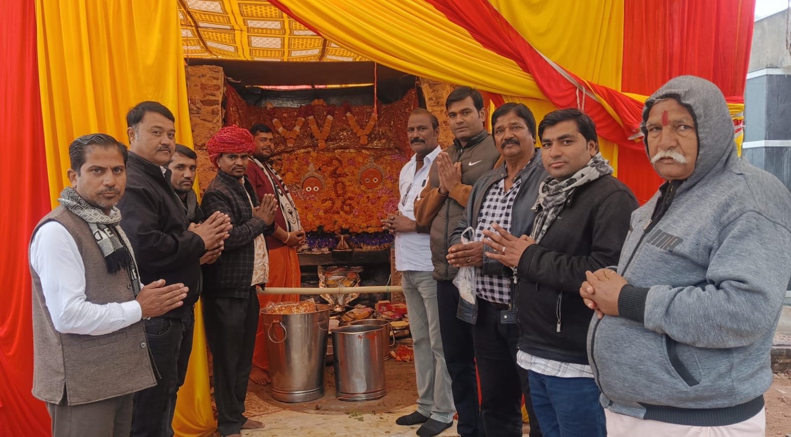 कांग्रेस कार्यकर्ताओं ने नए साल की शुरुआत धनोप माता व बिड के बालाजी के दर्शन किए